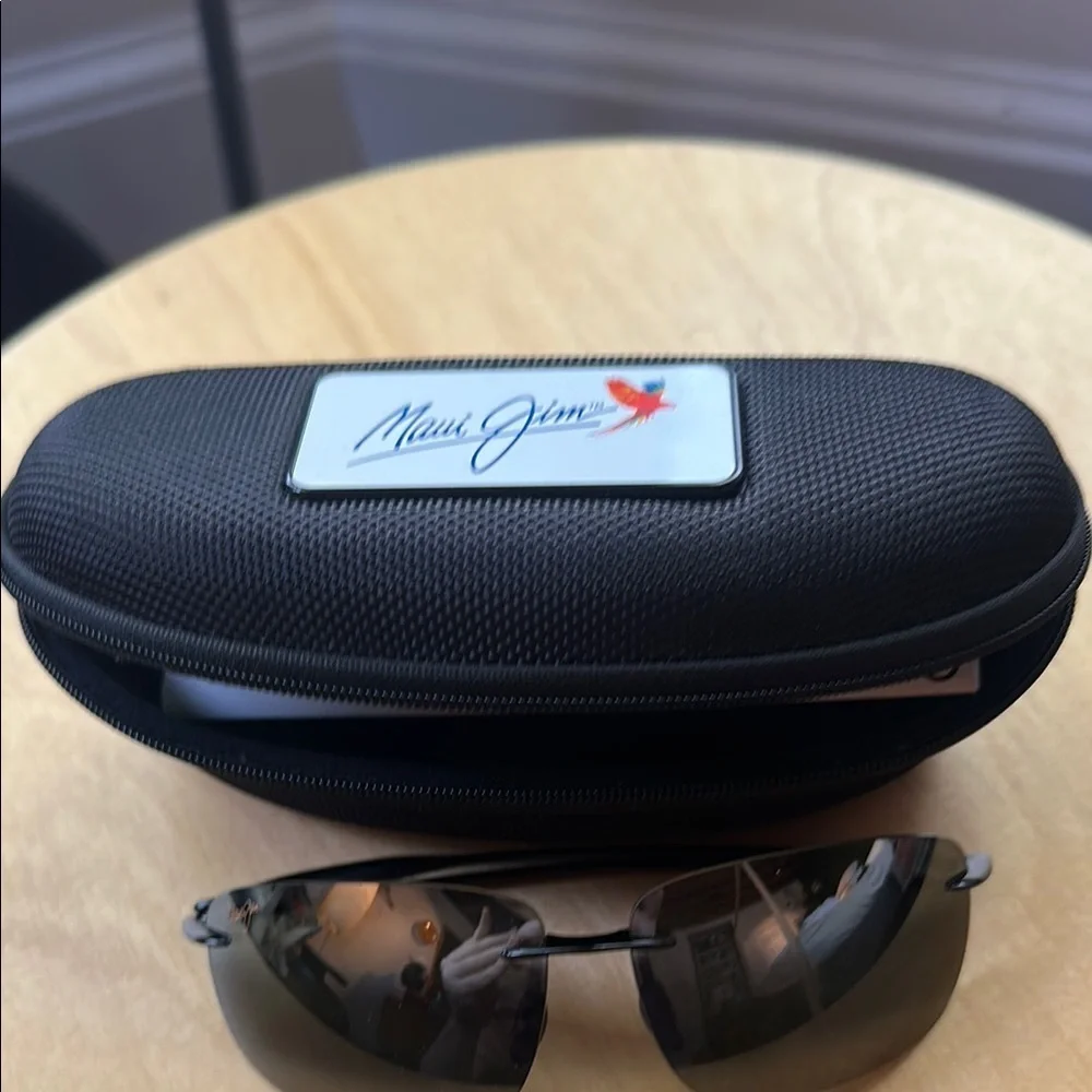 Maui Jim Breakwall Polarized Black Sunglasses with Case